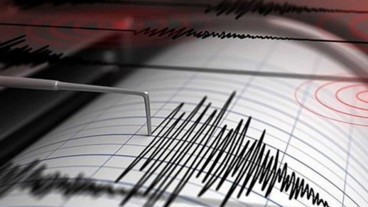 İzmir'de 3.5 büyüklüğünde deprem
