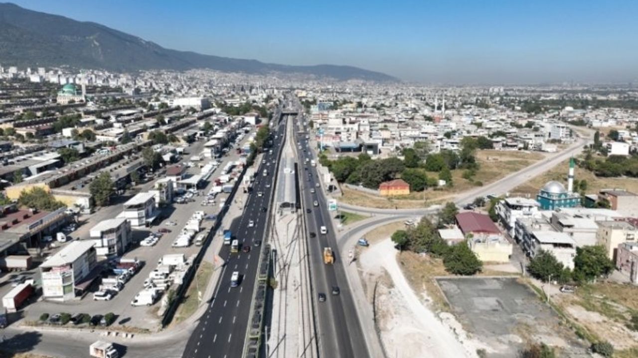 Bursa'da Ankara yolu iki gece boyunca süren çalışmalarla yenilendi