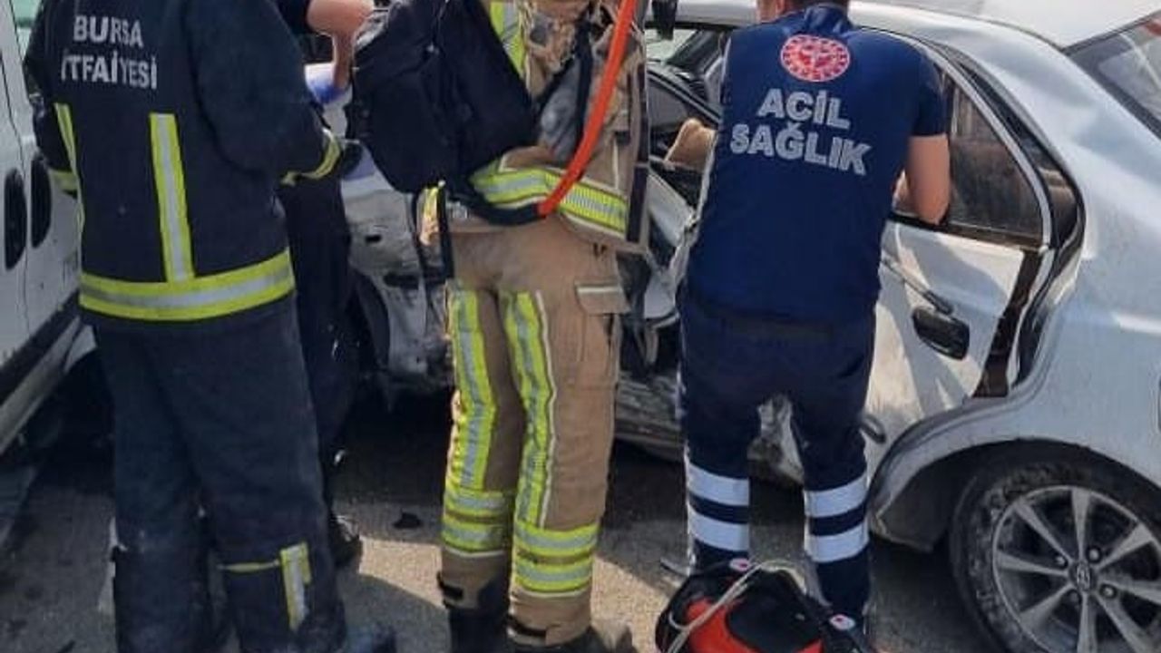 Bursa yenişehirde feci kaza 2 ölü 1 yaralı