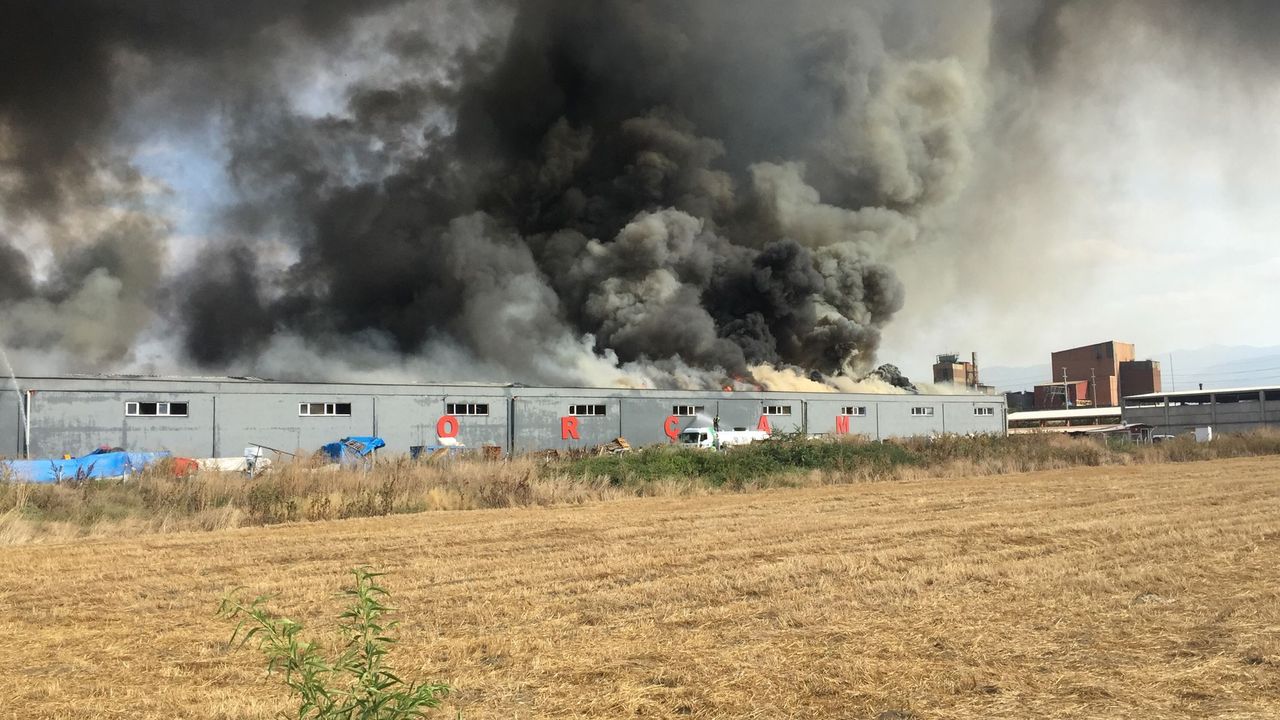İnegöl'deki yangında hasar gören işletmelere "Acil Destek Paketi" açıklandı