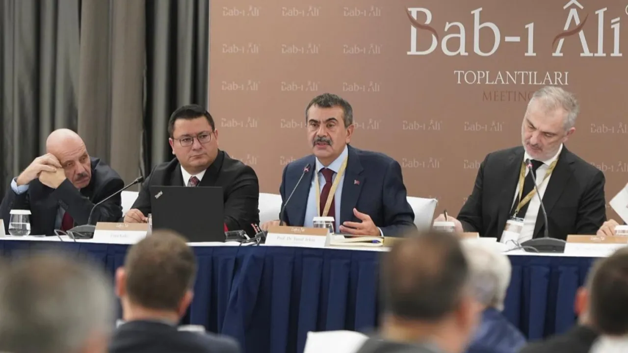 Bakan Tekin 'Bab-ı Ali Toplantılarının' konuğu oldu