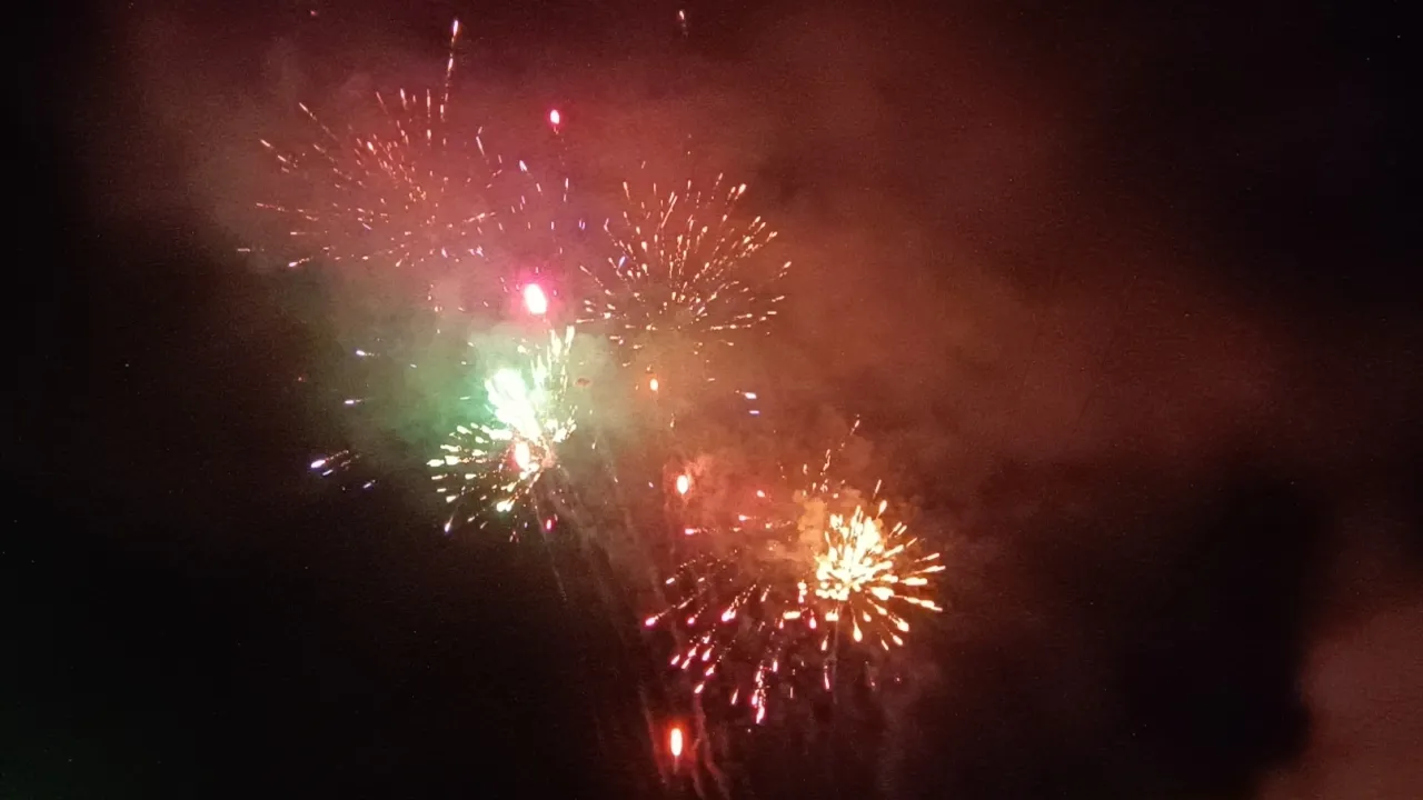 Bilecik Pazaryeri'nde coşku gökleri aydınlattı