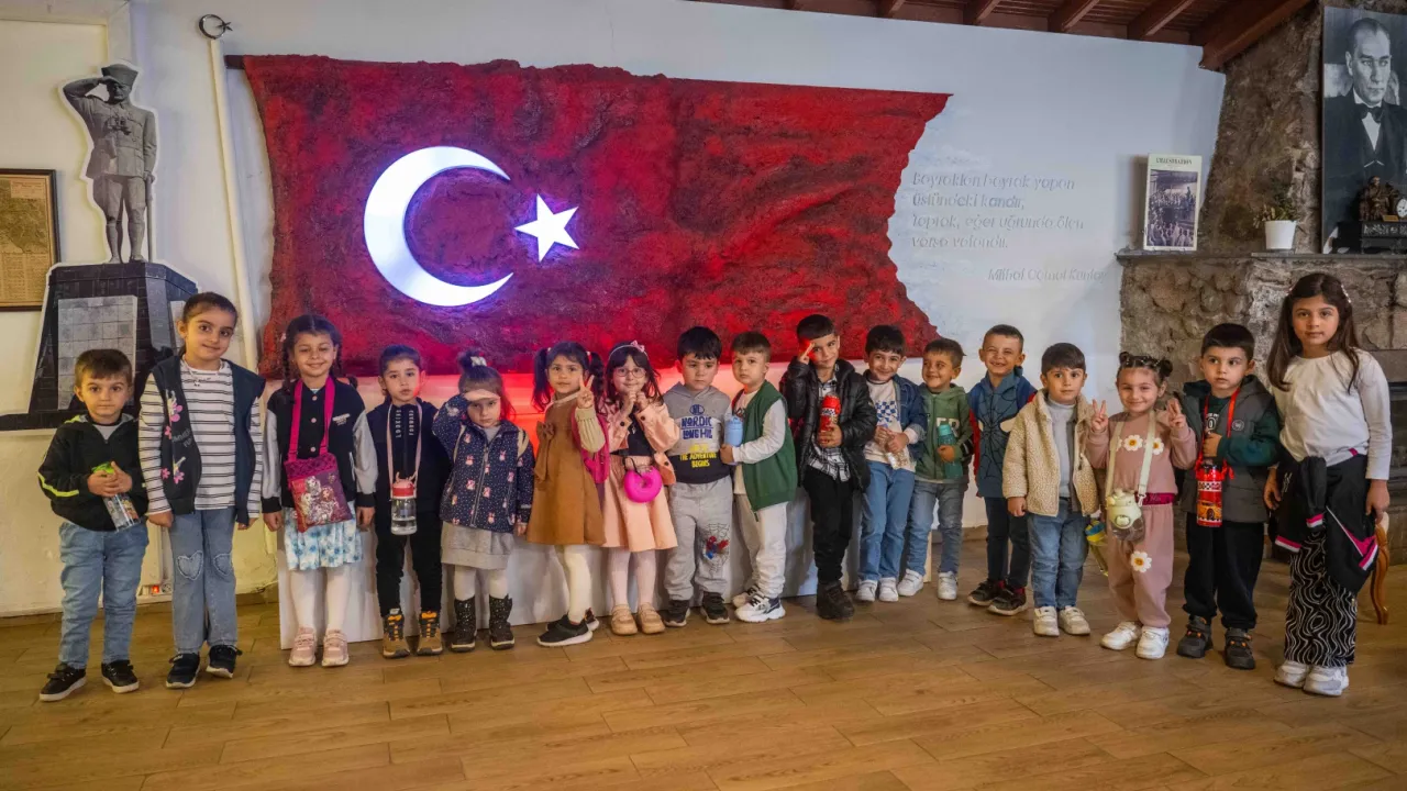 Çocuklar ve kadınlar Cumhuriyet ruhu ile Belkahve'de buluştu