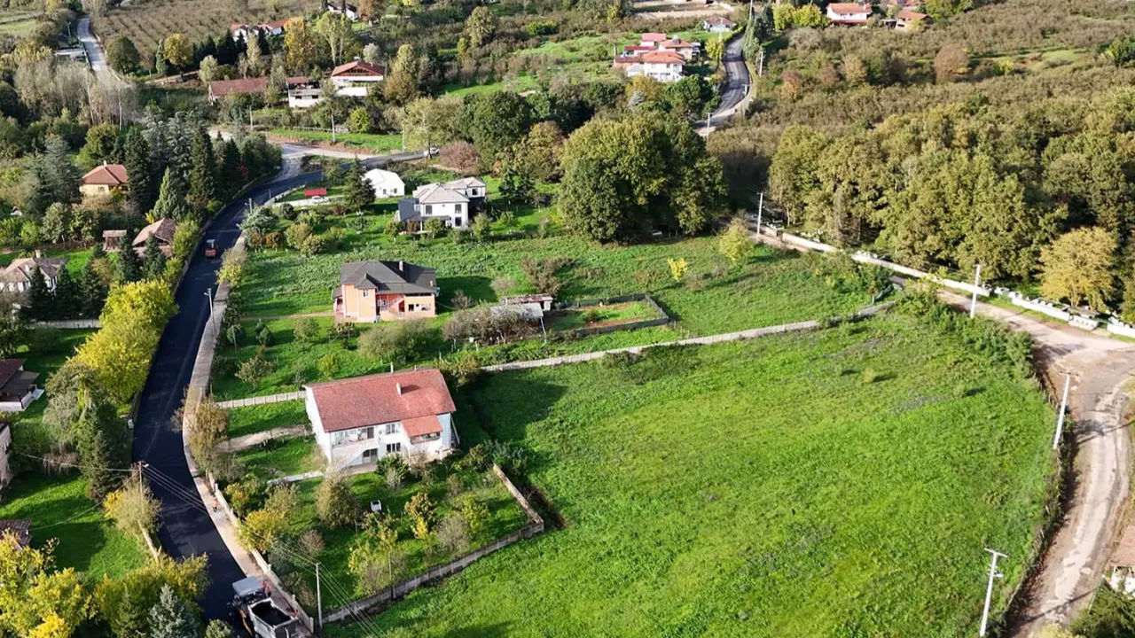 Hendek'te 7,5 kilometrelik hat yenileniyor... YOLBAK yolları tablo gibi işliyor