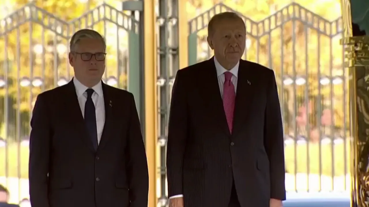 İngiltere Başbakanı Starmer Külliye'de