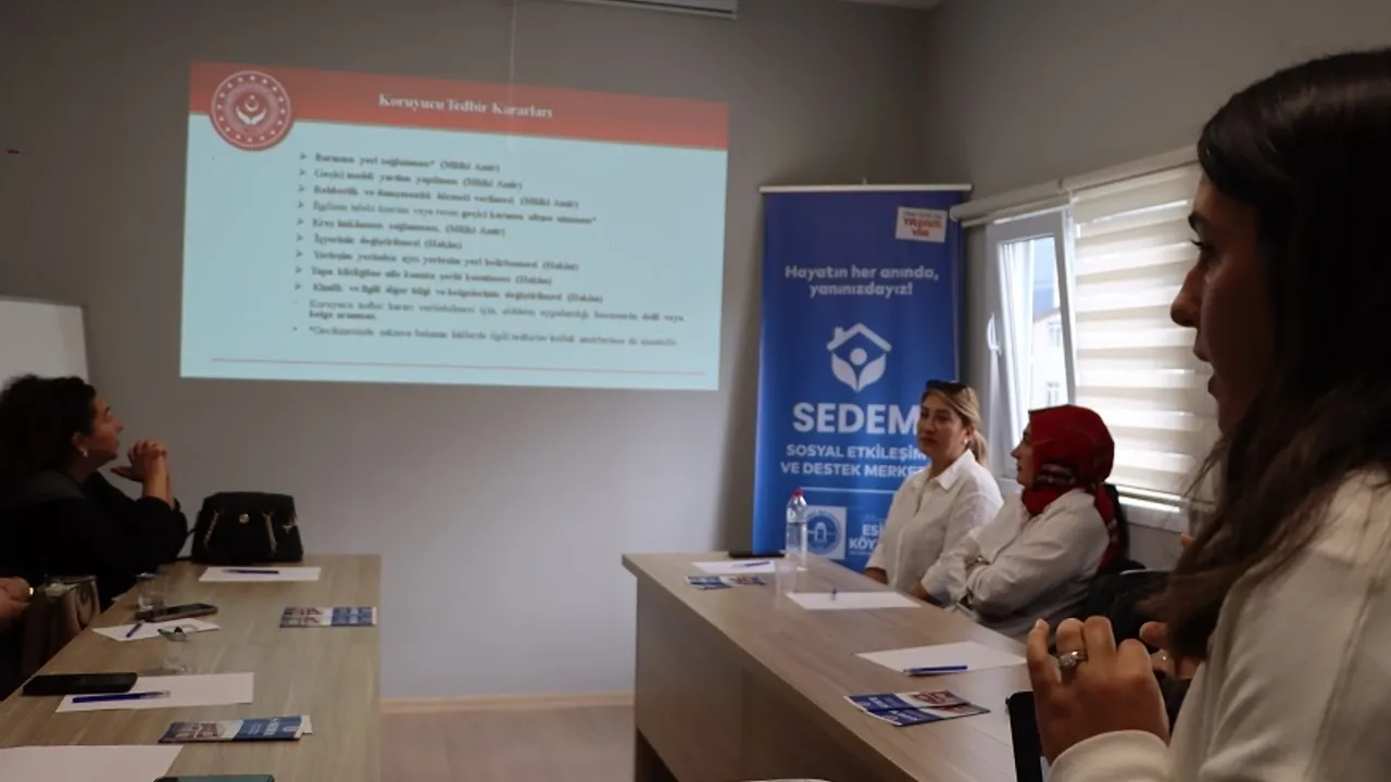 Maltepe Belediyesi'nde kadına yönelik şiddetle mücadele eğitimi