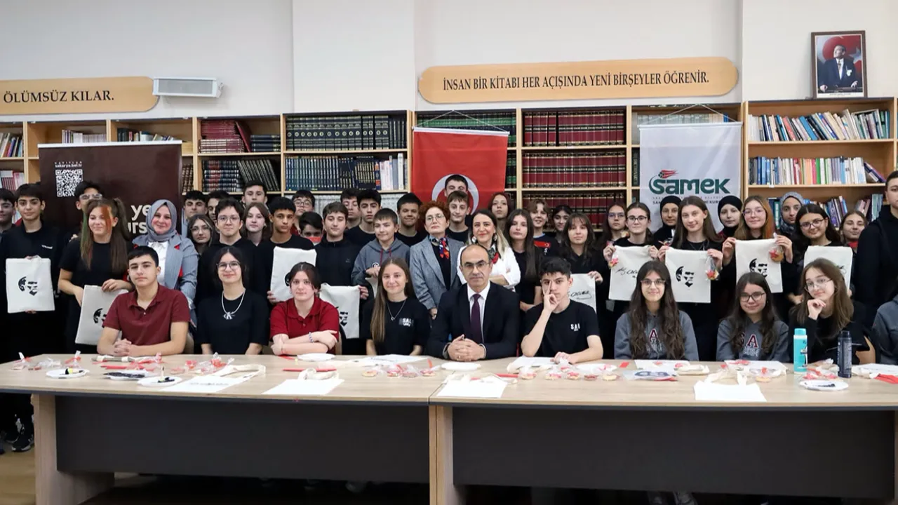 Sakarya Anadolu Lisesi'nde 29 Ekim coşkusu