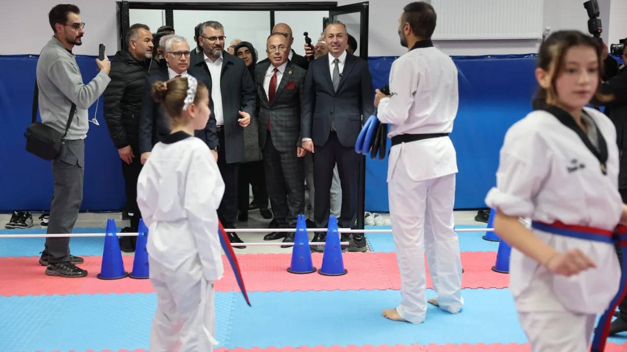 Sivas'ta Cumhuriyet Bayramı'nda yeni merkez açıldı