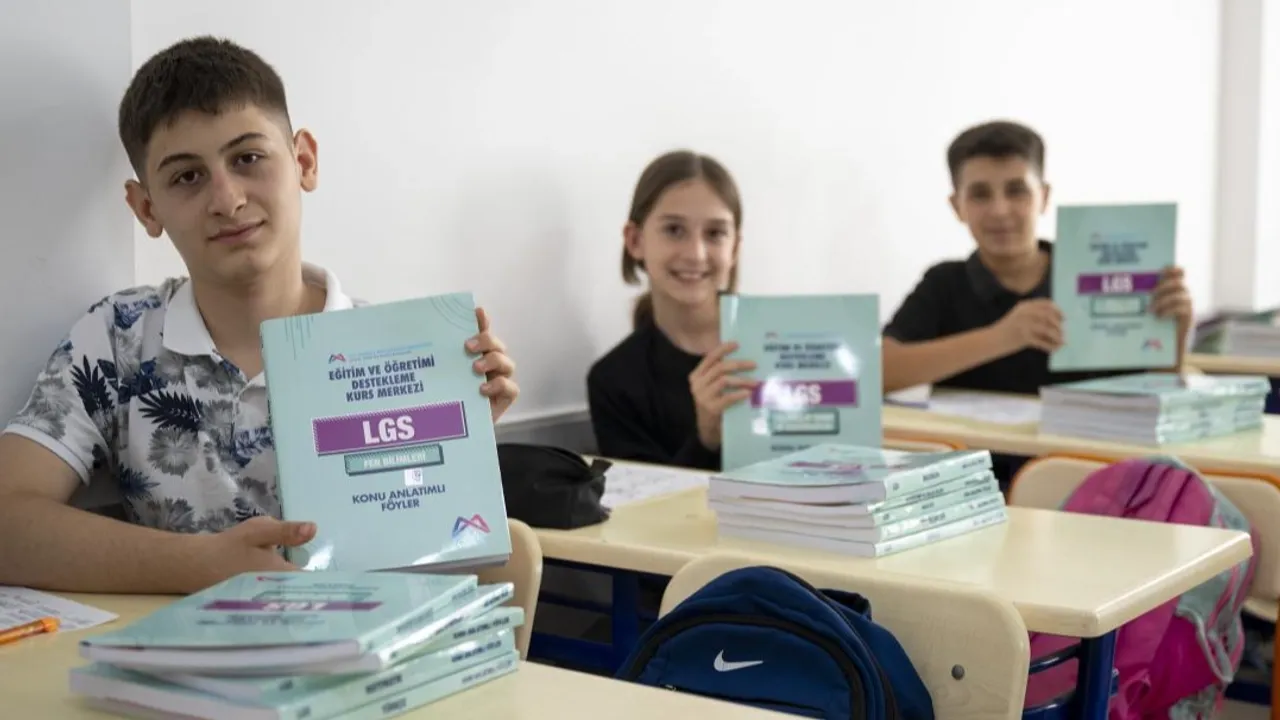 5 bin öğrenciye ücretsiz test kitabı