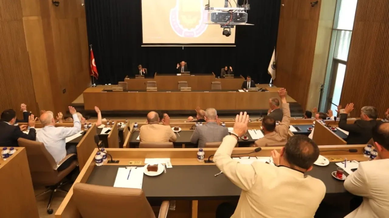 İnegöl'ün başarılı sporcuları yerel mecliste ödüllendirildi