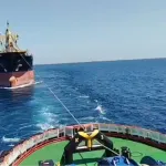 İstanbul Boğazı girişinde arızalanan kuru yük gemisi güvenli bölgeye çekildi