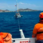 Bodrum açıklarında arızalanan teknedeki 10 kişi kurtarıldı