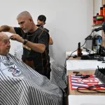 Emekli Kafe'de kuaför ve berber hizmeti başladı