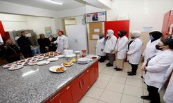 Aşçılık Kursiyerleri Başkan Taban’ı Misafir Etti