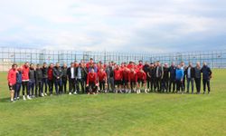 İnegölspor yönetimi futbolcularla bayramlaştı