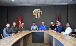 İnegölspor Özgür Şahin ve ekibiyle yeniden anlaştı