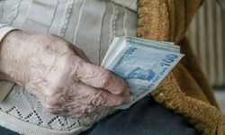Emekliler düşük maaştan şikayet ediyor! Emeklilikte yüksek maaş almanın formülü ne?