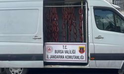 Bursa'da kamyonetteki sucukları tazyikli suyla yıkayan kişiler yakalandı!