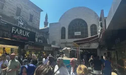 Bursa Kapalı Çarşı yoğunluğu ile dikkat çekti