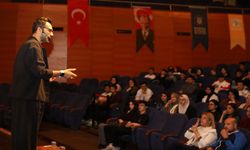 'Gri Koç', Bursalı gençlere sınav kazandıran taktikleri anlattı