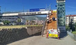 Gölcük’teki üst geçitlerde bakım ve onarım çalışması
