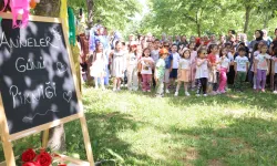 Kocaeli Çayırova çocuk kulüplerinde annelere özel etkinlik