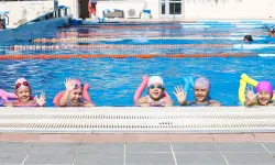 İzmir Narlıdere’de yüzme kursları başladı