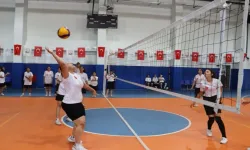 Kız çocuklarından voleybol kursuna yoğun ilgi