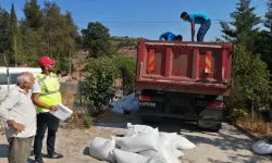 Kocaeli Büyükşehir'den üreticiye tavuk yemi ve ekipman desteği