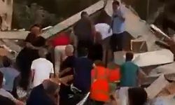 Balıkesir Sındırgı’da bir bina yıkıldı
