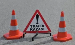 İnegöl kamyon ile otomobil çarpıştı 4 yaralı