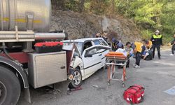 Asit Yüklü Tankere Çarpan Otomobilde Biri Bebek 5 Yaralı