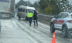 Düzce-Akçakoca yolunda araç ters döndü!