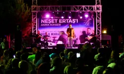 İzmir Karabağlar'da Neşet Ertaş türküleriyle anıldı