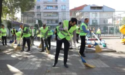 Vatandaş seferber, mahalle tertemiz oldu