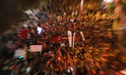 Bursa 102. yılda da tek yürek! Edis konseriyle Cumhuriyet coşkusu