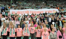 Bursa'da yeşil-beyaz tribünlerde pembe farkındalık