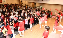 Çiğli'de 'O'nun Sayesinde' duygu dolu anlar yaşattı