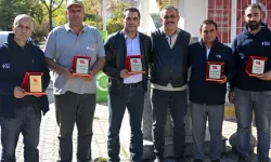 İzmir Doğanlar'da temizlik emekçilerine teşekkür plaketi
