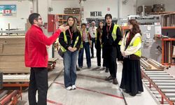 Genç tasarımcılar çilek mobilya'da!