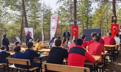 Ankara'da sınıf bir günlüğüne ormana taşındı