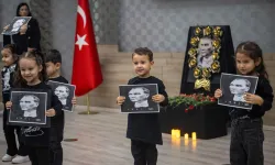 Bornova'da minik yüreklerden Atatürk'e duygusal anma
