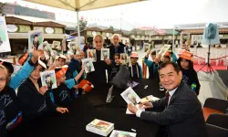 Bursa'da Osmangazi Kitap Fuarı zengin içeriğiyle sürüyor