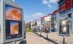 Gazeteci Korcan Karar'ın 'Anıtkabir' sergisi İzmir'de açıldı