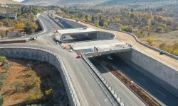 Gaziantep'te köprülü kavşak yatırımları devam ediyor