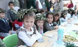 İzmir Aliağa'da minik eller zeytinle buluştu