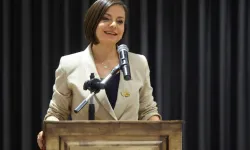 İzmir Karabağlar 'da eğitim emekçilerine anlamlı gece