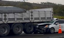 İnegöl'de feci kaza otomobil tırın altına girdi