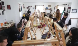 Nevşehirli üniversiteliler dokuma atölyesine katıldı