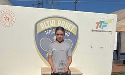 Bursa Osmangazili raket şampiyonluk kürsüsüne oturdu